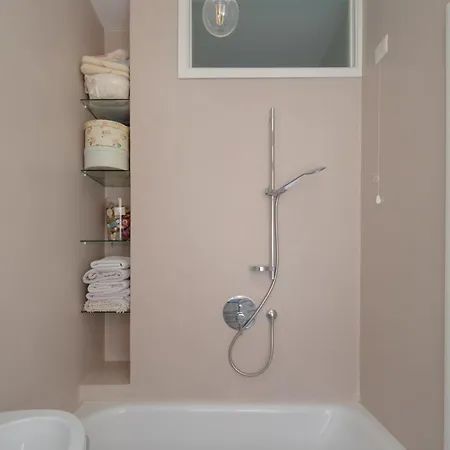 Emanuela - Vatican Appartement