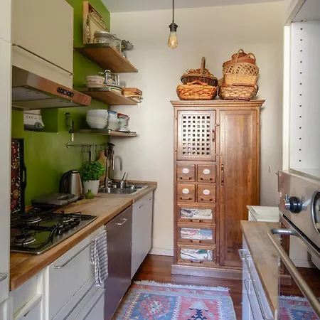 Emanuela - Vatican Apartment *