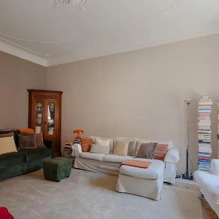 Emanuela - Vatican Apartment *