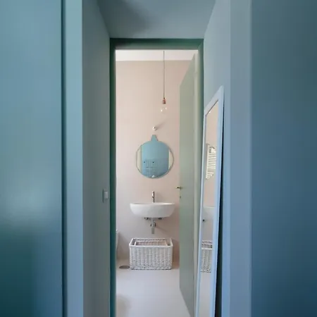 Emanuela - Vatican Apartment *