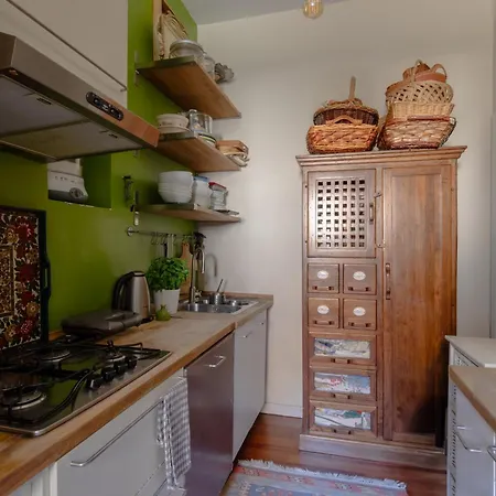 Emanuela - Vatican Apartment *